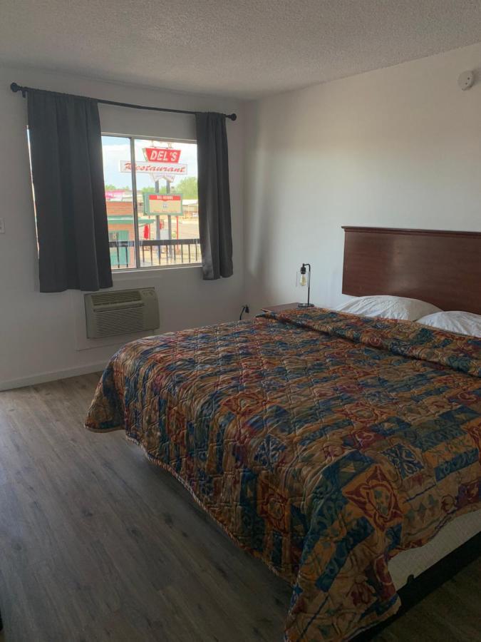 Almara Inn Тукумкари Экстерьер фото