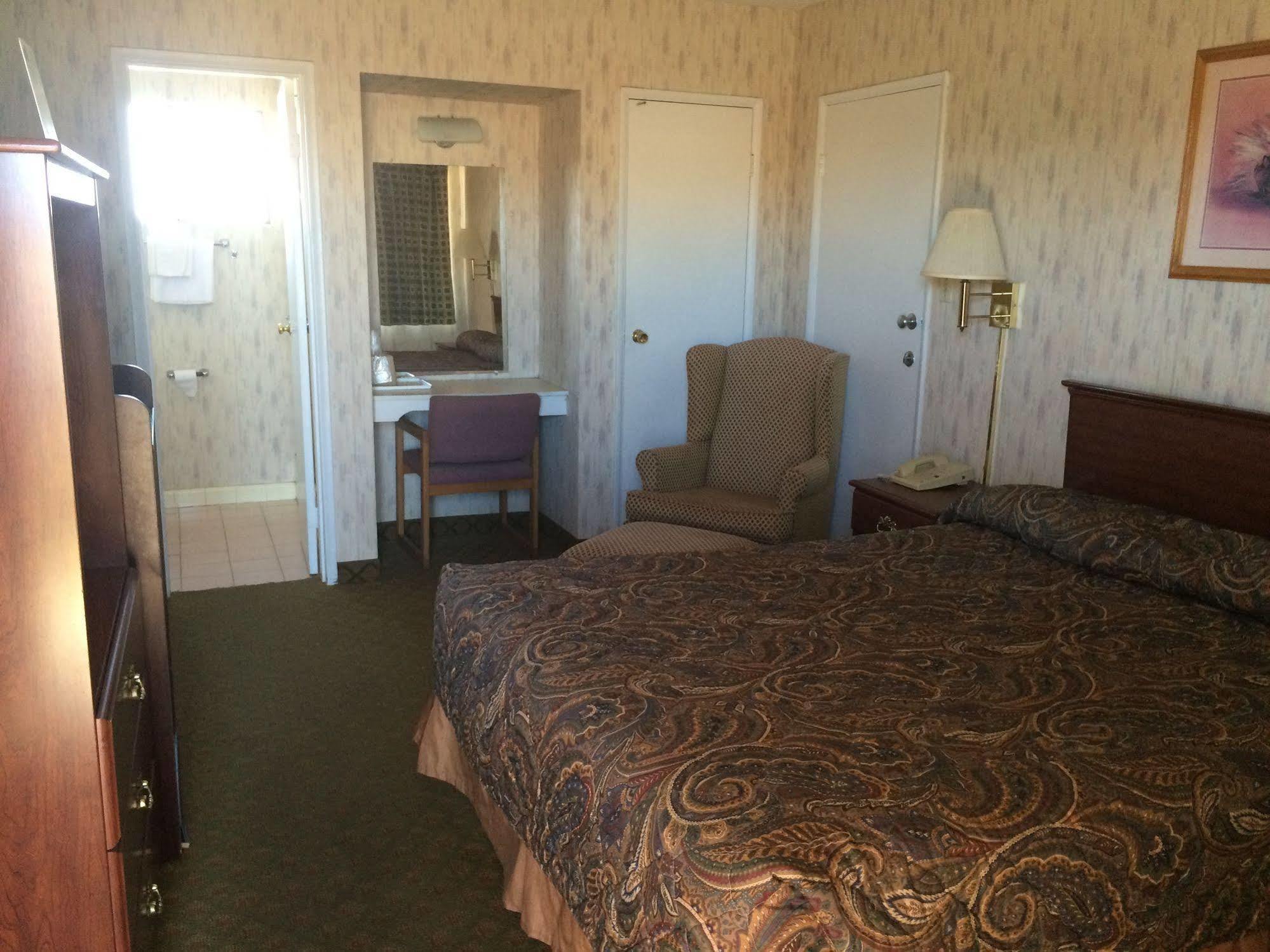 Almara Inn Тукумкари Экстерьер фото